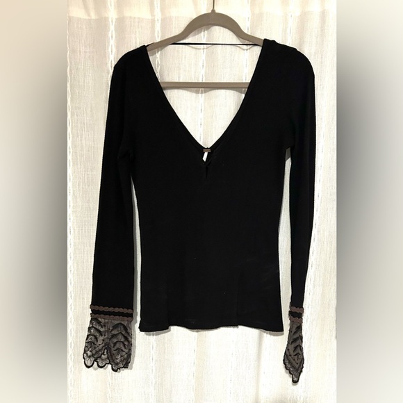 Free People, black, last dance with lace cuffs shirt. Sz. M - Picture 2 of 8
